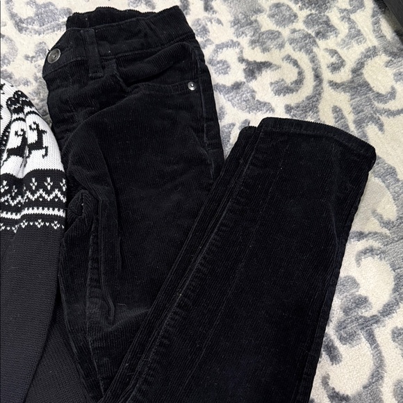 The Children’s Place Boys set - 7/8 - Picture 3 of 3